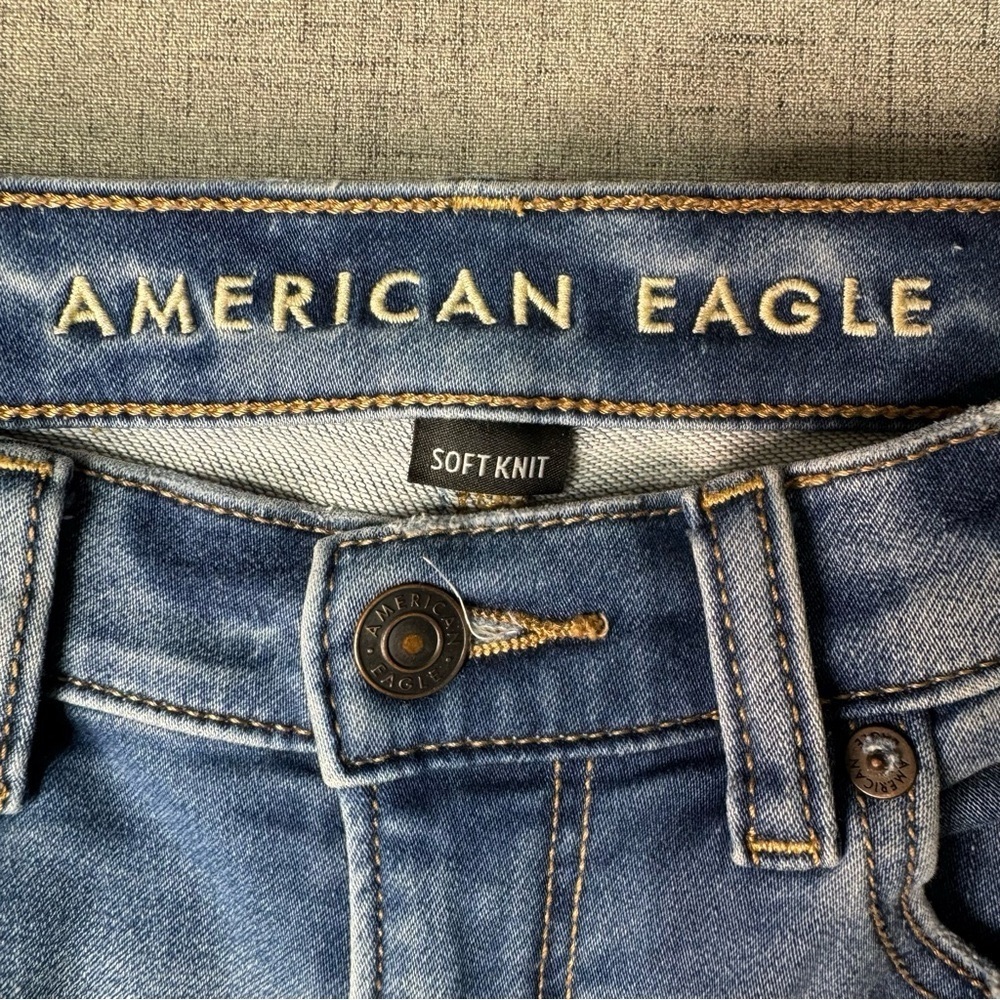 American Eagle Soft Knit High Rise Mom Jeans Distressed Raw Hem Size 2 - Picture 9 of 13